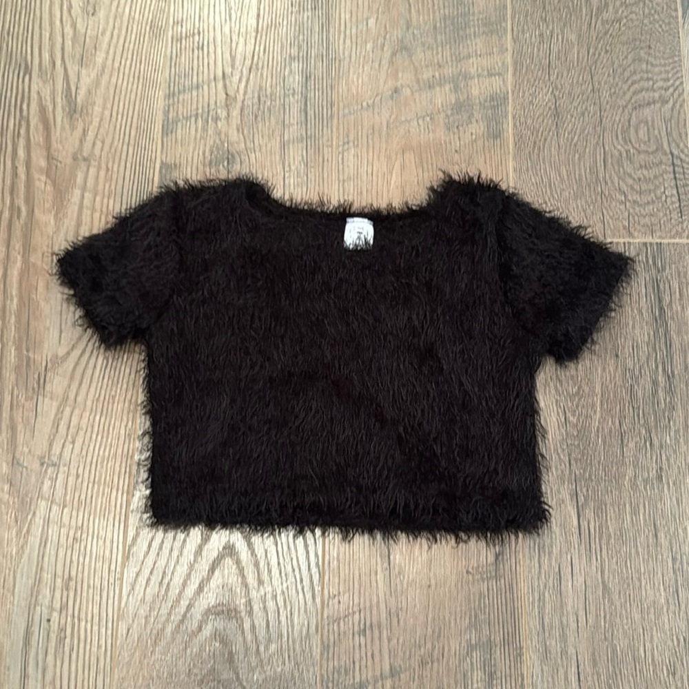 Tru Luv Girl’s Black Fuzzy Shirt Size 8